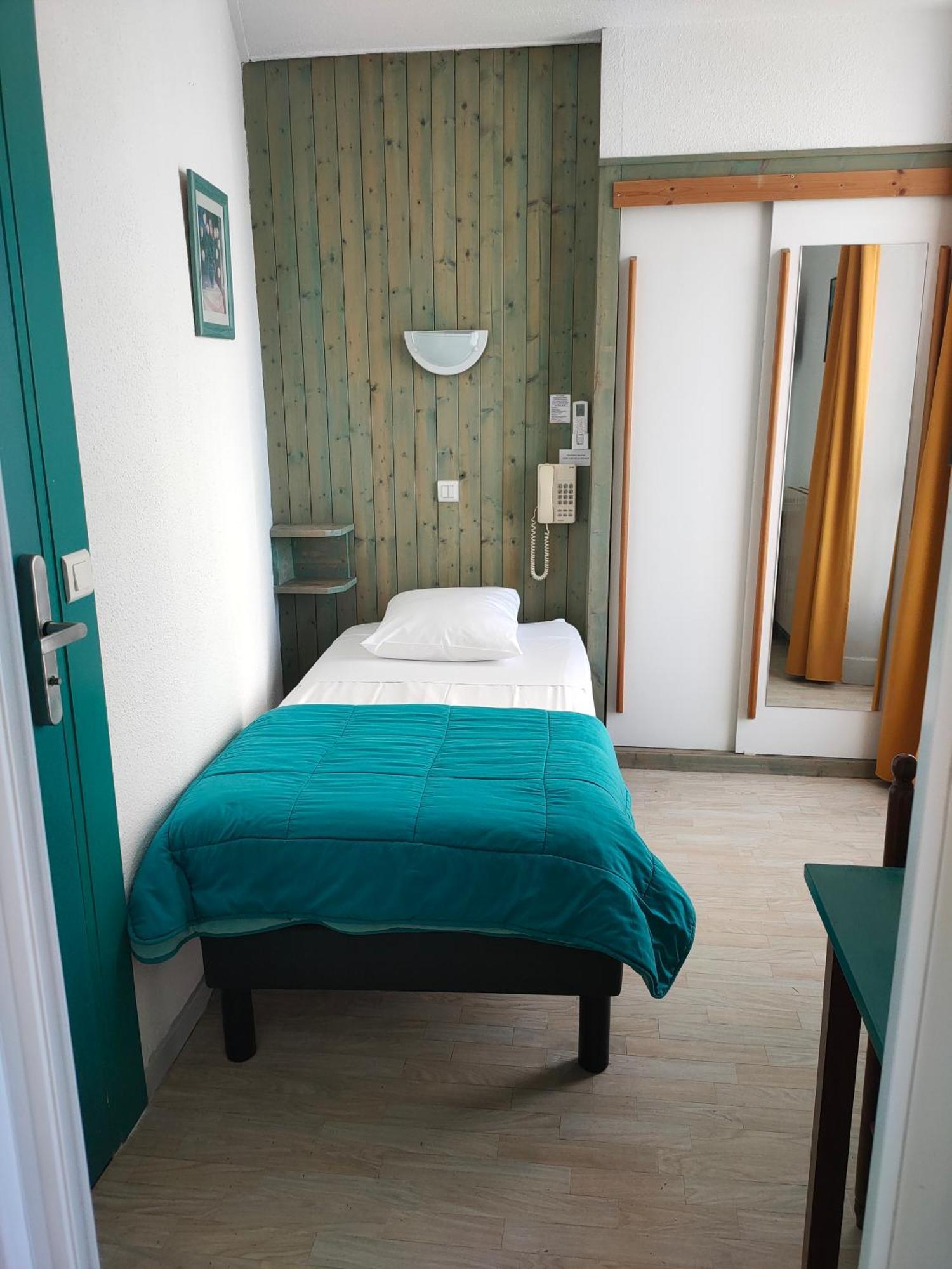 De La Grotte Hotel