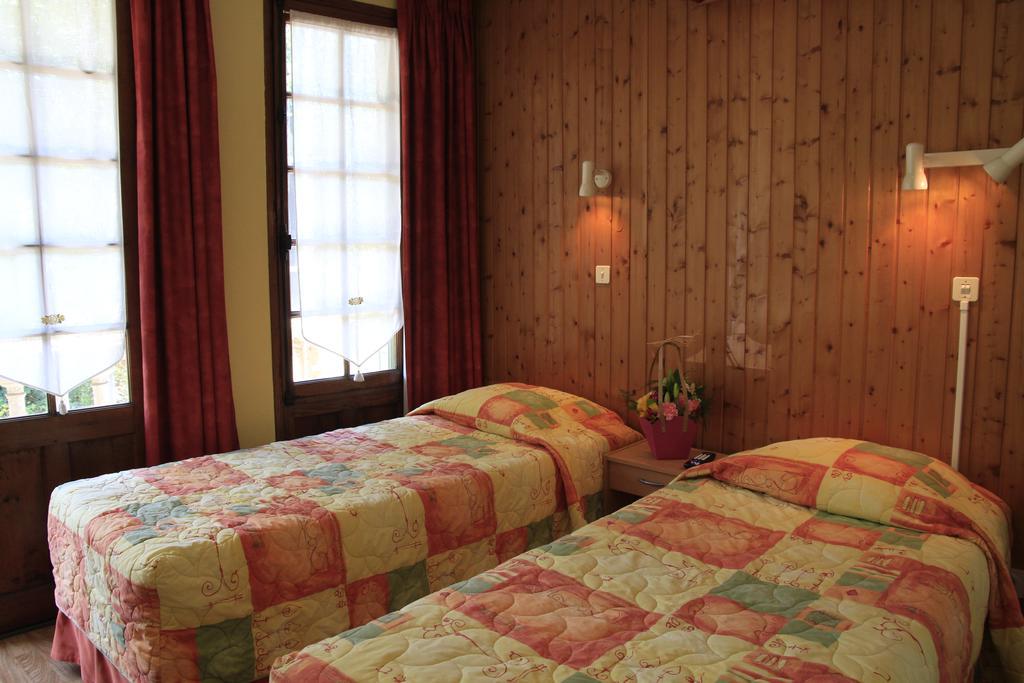 Hotel De La Grotte Aix-les-Bains